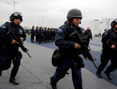 Βαρόνοι ναρκωτικών εκτέλεσαν δημοσιογράφο στο Μεξικό - Μεγάλη διαδήλωση πολιτών (φωτό, βίντεο)